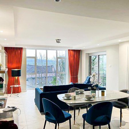 Modern Luxurious Apartment W/ Patio Balcony & View Jordanstown Dış mekan fotoğraf