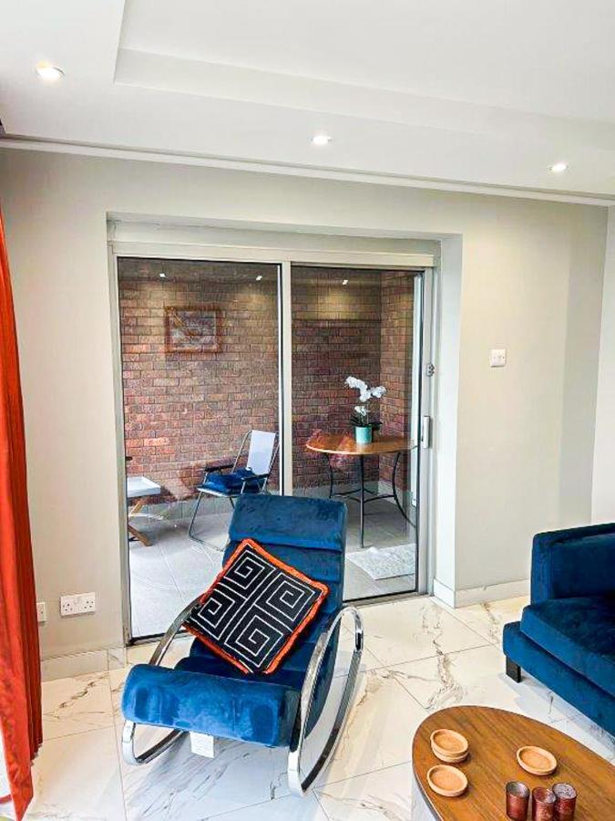 Modern Luxurious Apartment W/ Patio Balcony & View Jordanstown Dış mekan fotoğraf